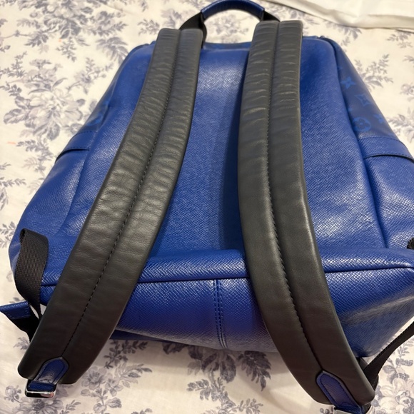 Louis Vuitton Back Pack - Picture 5 of 5